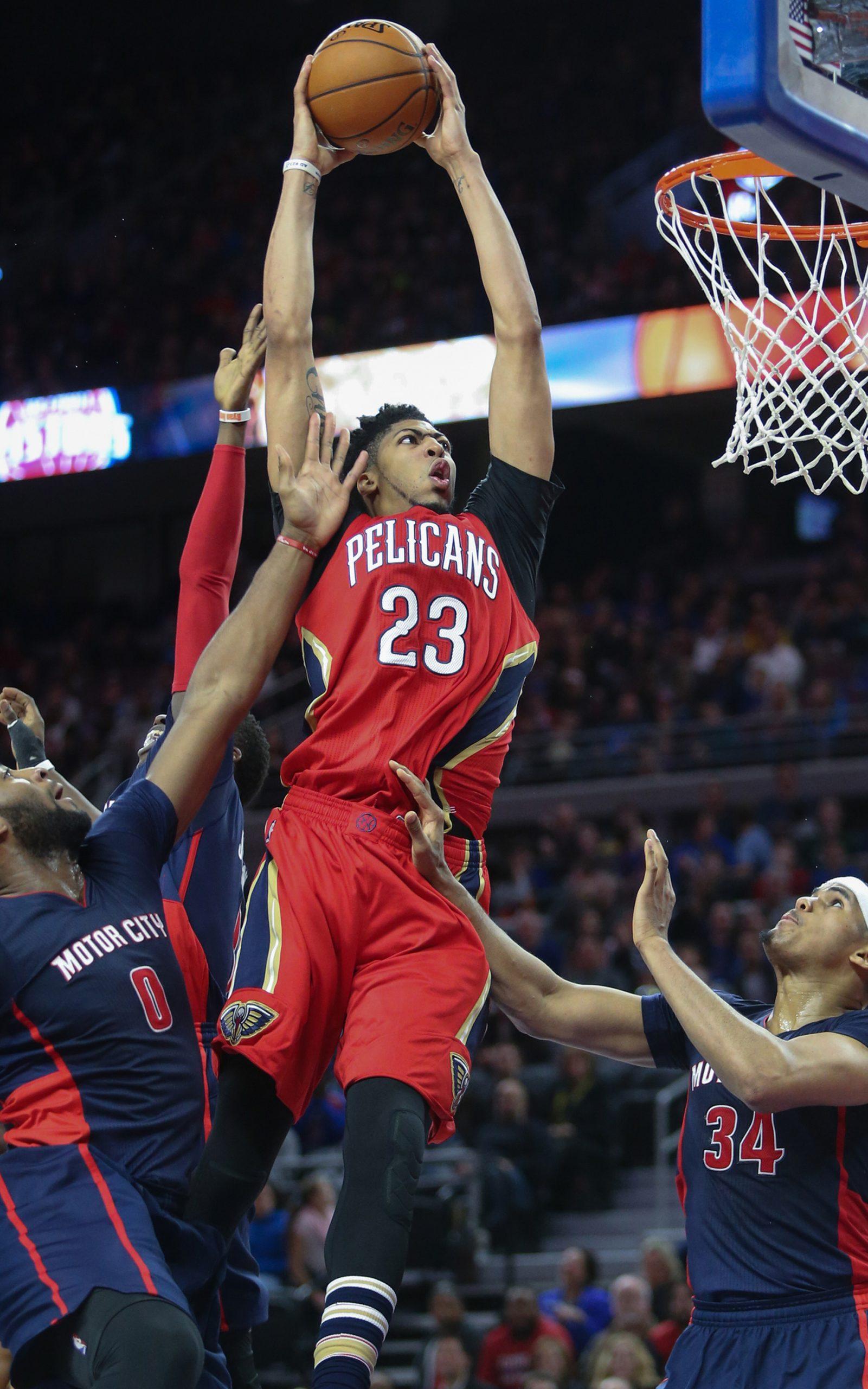 The New Orleans Pelicans Anthony Davis (23) muscles to the hoop during the fourth quarter against the Detroit Pistons on February 21, 2016, at the Palace of Auburn Hills in Auburn Hills, Mich. (Kirthmon F. Dozier/Detroit Free Press/TNS)