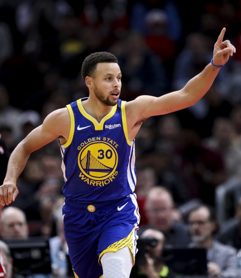 Golden+State+Warriors+guard+Stephen+Curry+on+Oct.+29%2C+2018%2C+in+Chicago.+Curry+had+a+brilliant+response+to+a+girl+asking+about+ordering+his+signature+sneakers+in+her+size.+%28Armando+L.+Sanchez%2FChicago+Tribune%2FTNS%29