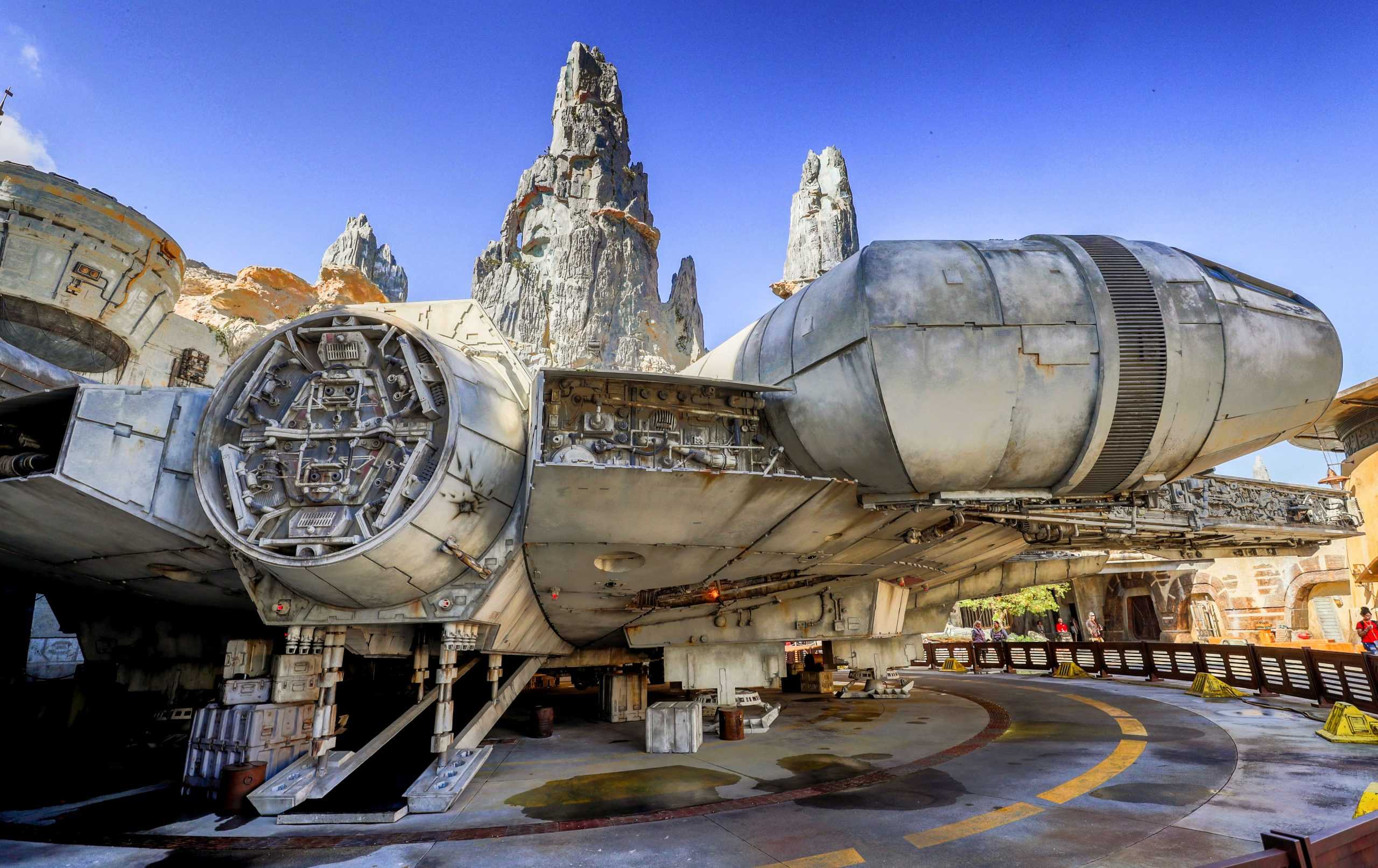Scenes of the Millennium Falcon at Black Spire Outpost during a sneak peek for invited guests of the Star Wars: Galaxys Edge attraction at Disneys Hollywood Studios in Lake Buena Vista, Fla., Tuesday, August 27, 2019. The Star Wars themed land at Disney World officially opens on Thursday. (Joe Burbank/Orlando Sentinel/TNS)