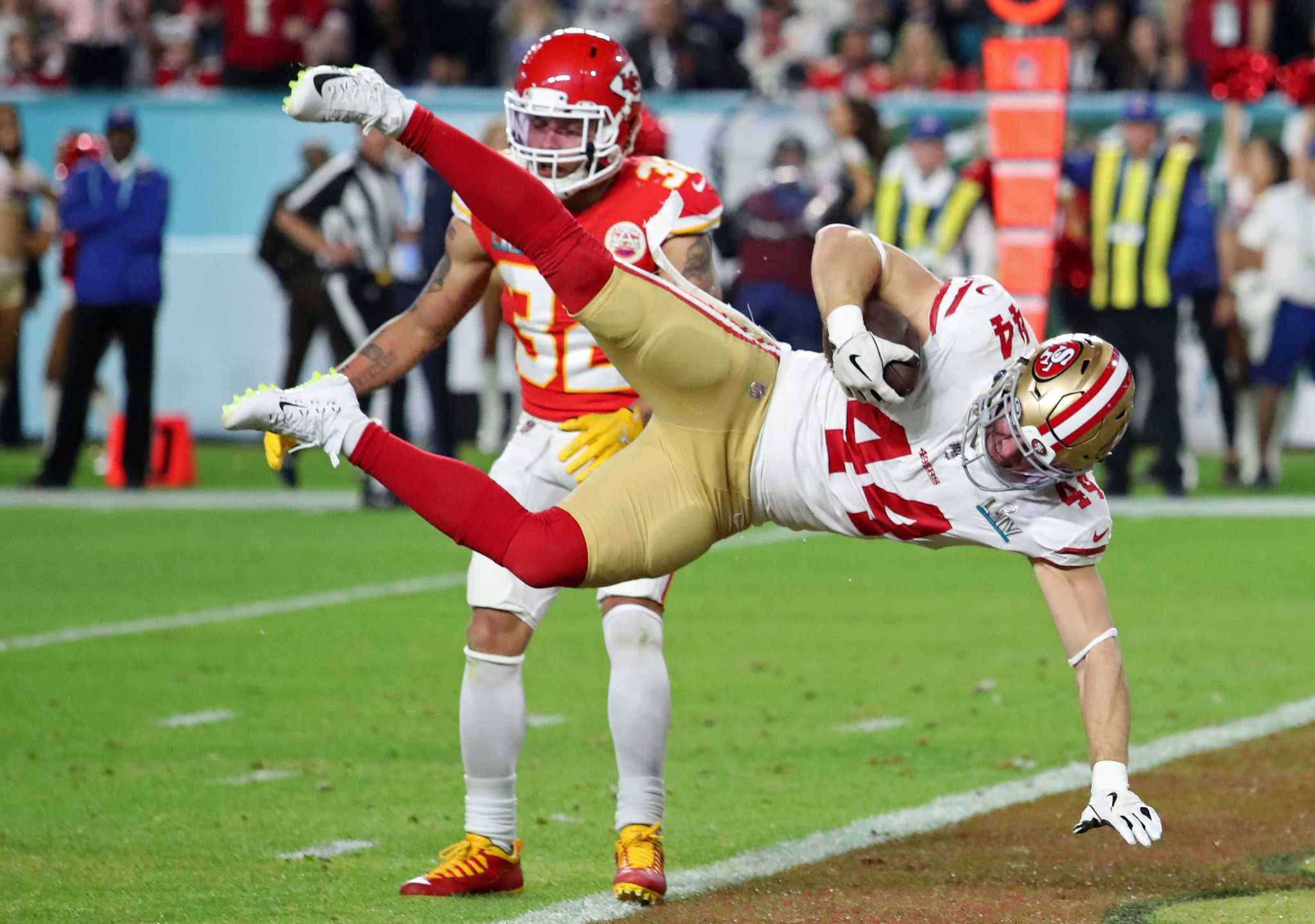 Fullback Kyle Juszczyk of the 49ers dives into the end zone for a touchdown against the Chiefs during the 2020 Super Bowl on Feb. 2, 2020.