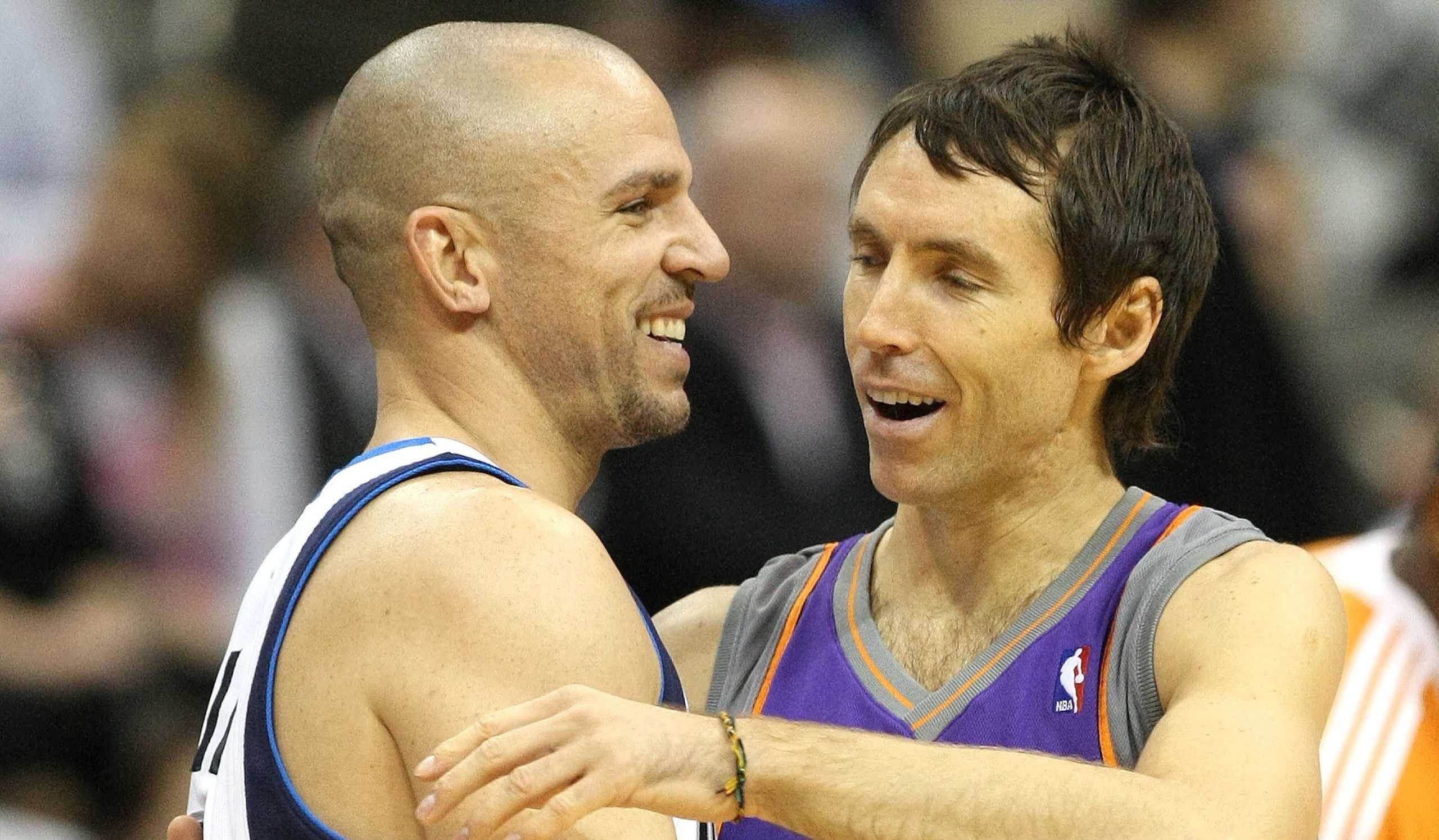 Dallas Mavericks' Jason Kidd (left) and Phoenix Suns' Steve Nash (right) greet each other before tip-off on Thursday, Dec. 4, 2008 at the American Airlines Center in Dallas, Texas. (Ron Jenkins/Fort Worth Star-Telegram/TNS)