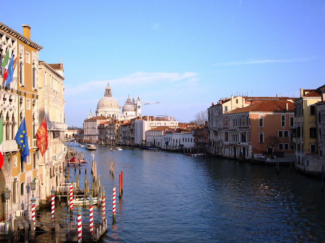 Italy has always been a popular destination for Wake Forest sudents interested in visiting the heart of Europe. Both Venice and Florence boast the finest in dining and art.
Florence  and  Venice  boast  the finest in food and art.