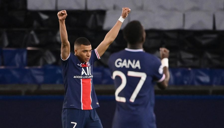 PSG+forward+Kylian+Mbappe+raises+his+arms+in+victory+after+the+win.
