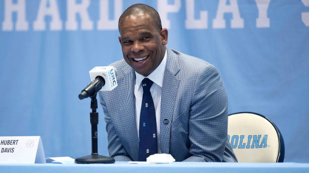 Following Head Coach Roy Williams’ retirement, UNC-Chapel Hill chose to stay in-house, replacing the storied coach with assistant Hubert Davis.