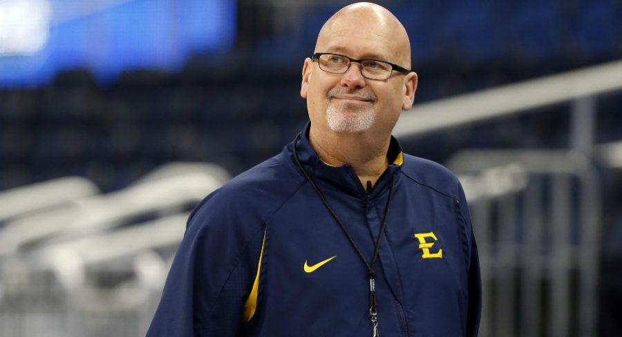 Steve Forbes coaches his team at East Tennessee State University.