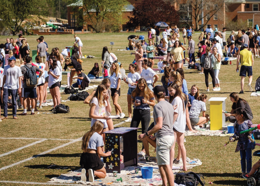 The+20th+DESK+event+in+2019+saw+over+400+Wake+Forest+students%2C+faculty+and+staff+come+out+to+Poteat+Field+to+paint+42+desks.