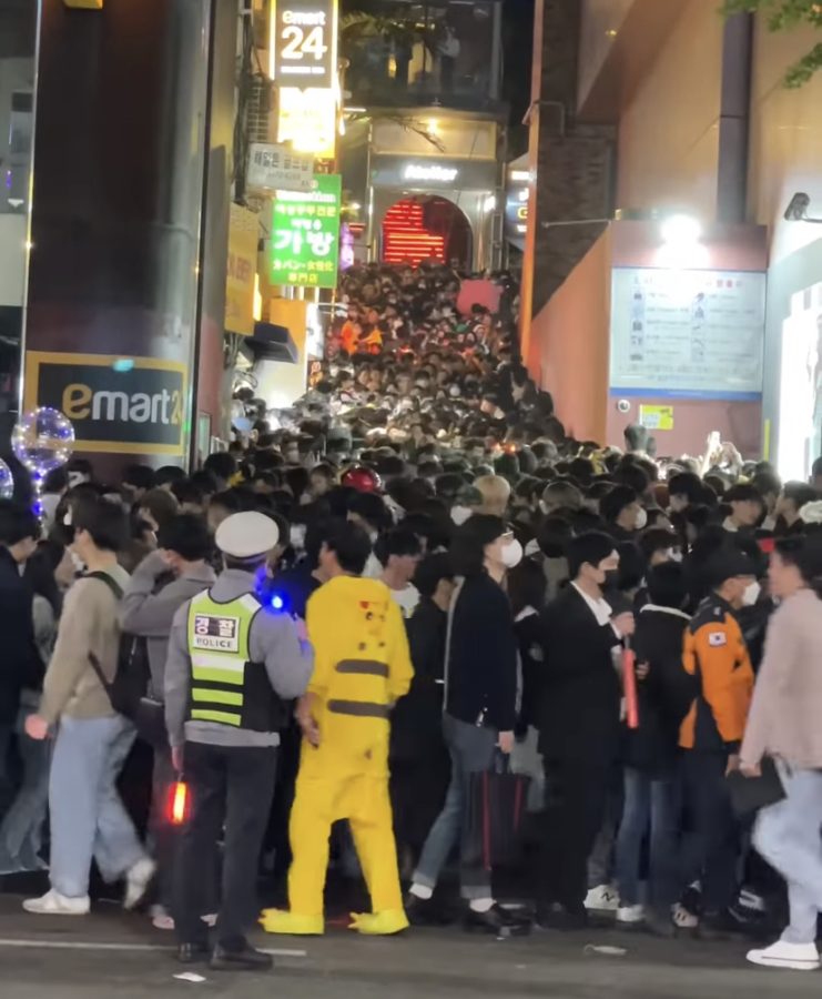 Overcrowding during the Itaewon festival in Seoul, South Korea led to many casualties. 