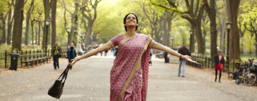 The powerful Sridevi plays the role of Shashi in “English Vinglish”, displaying her confidence and strength when she arrives in Central Park in New York City.