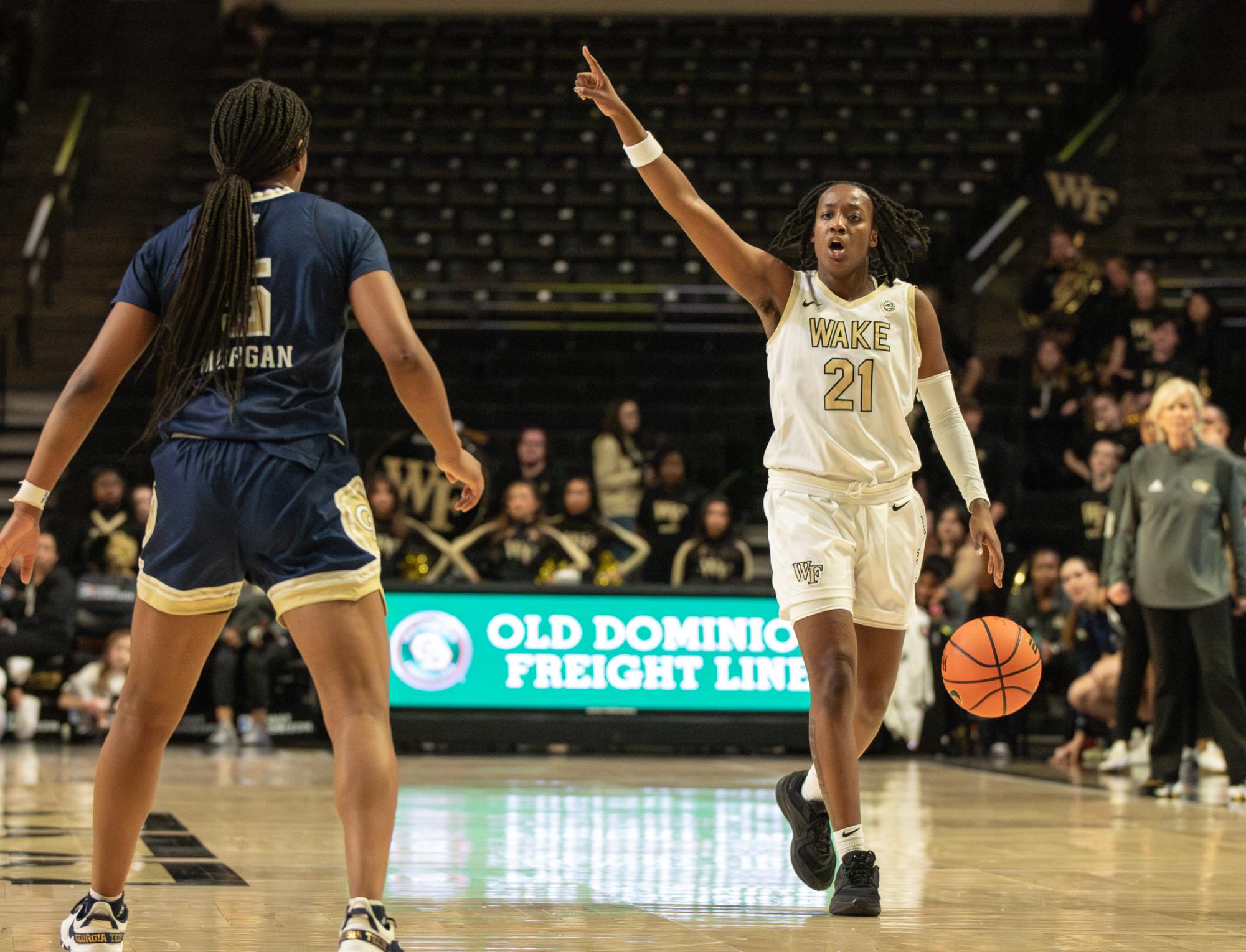 Wake Forest guard Elise Williams (21) looks to set up the offense. Williams had a game-high 23 points in the matchup.