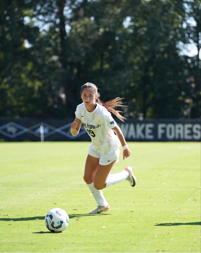 Sophomore forward Sierra Sythe (19) contributed a goal in Saturday afternoon’s match against UNCA.